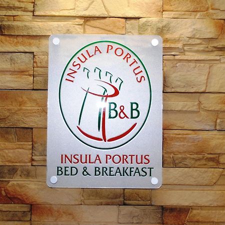 B&B Insula Portus 피우미치노 외부 사진